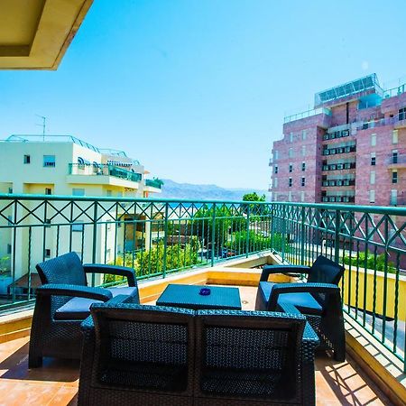 C Class Apartment Eilat Kültér fotó